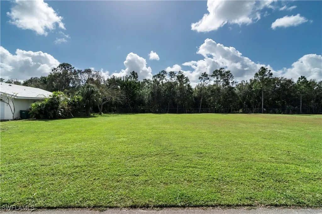 4085 Skyway Drive Lot#33 Naples FL 34112-2922