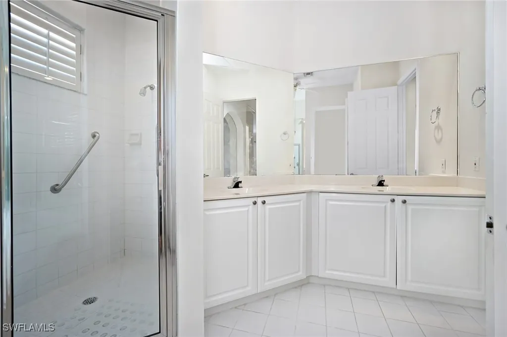 2100 L Ambiance Circle Naples FL 34108