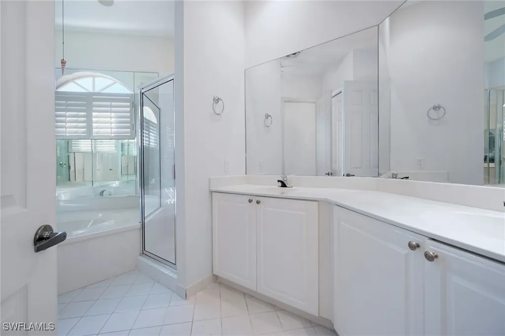2100 L Ambiance Circle Naples FL 34108