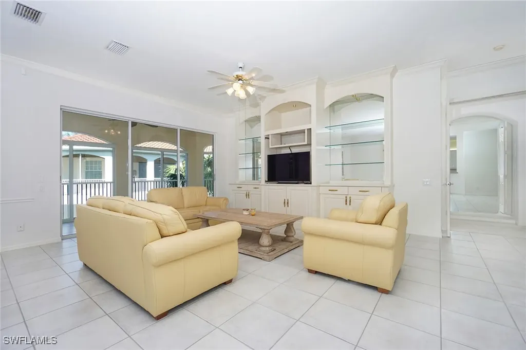2100 L Ambiance Circle Naples FL 34108