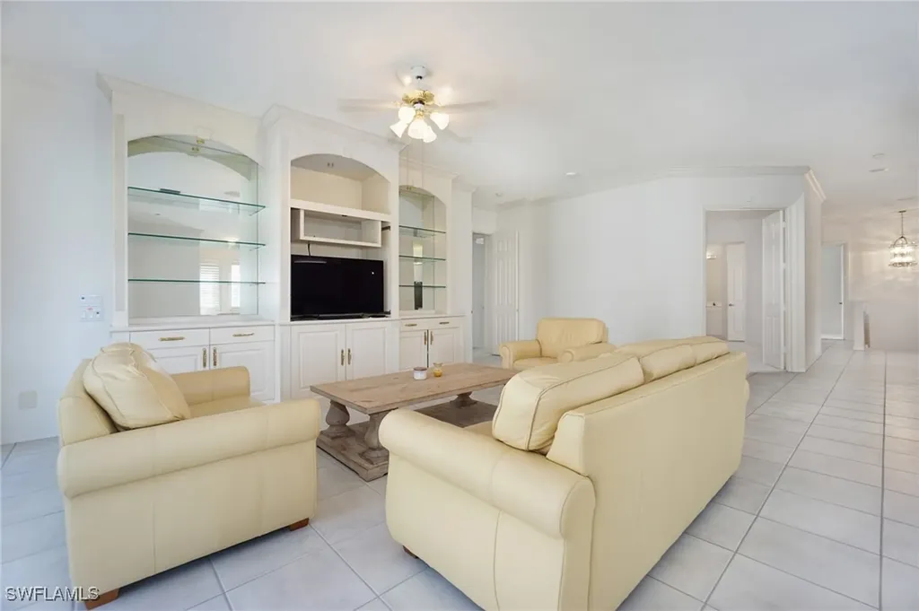 2100 L Ambiance Circle Naples FL 34108