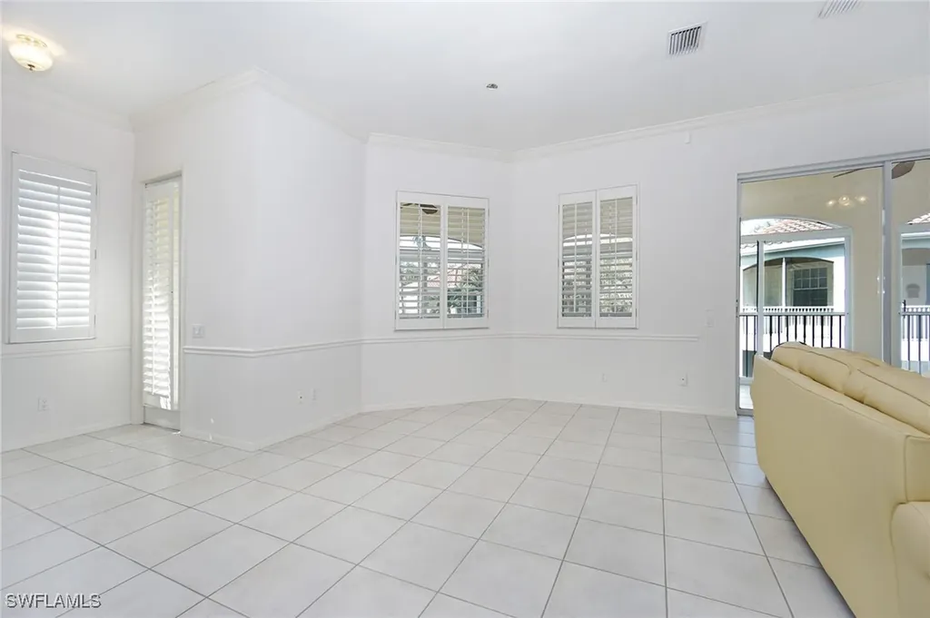2100 L Ambiance Circle Naples FL 34108