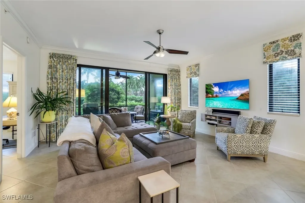 975 Sandpiper Street Naples FL 34102