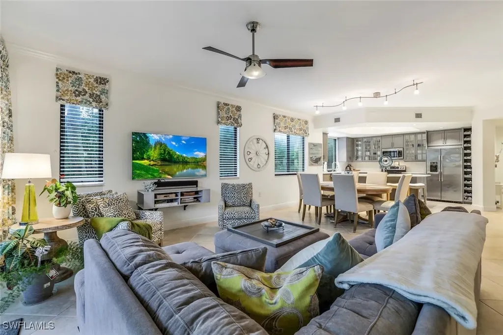 975 Sandpiper Street Naples FL 34102