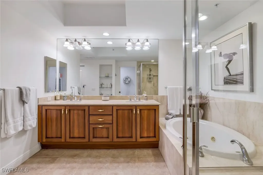 975 Sandpiper Street Naples FL 34102
