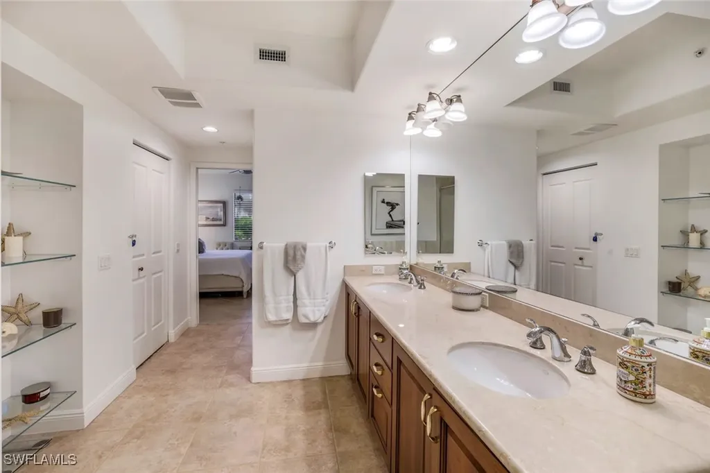 975 Sandpiper Street Naples FL 34102