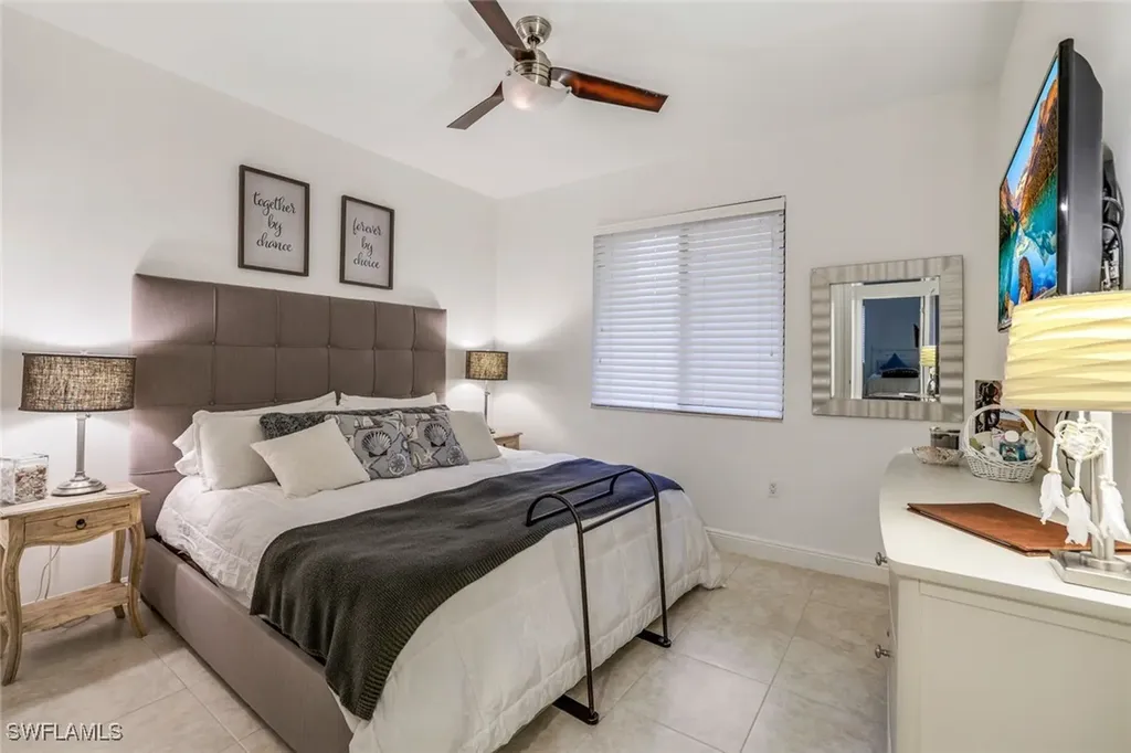 975 Sandpiper Street Naples FL 34102