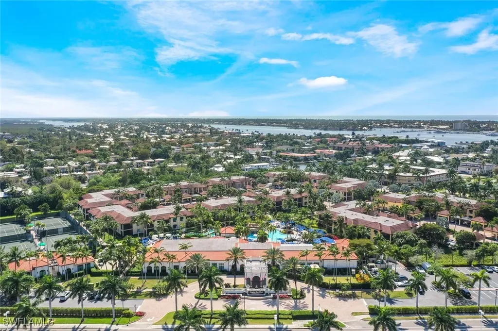975 Sandpiper Street Naples FL 34102