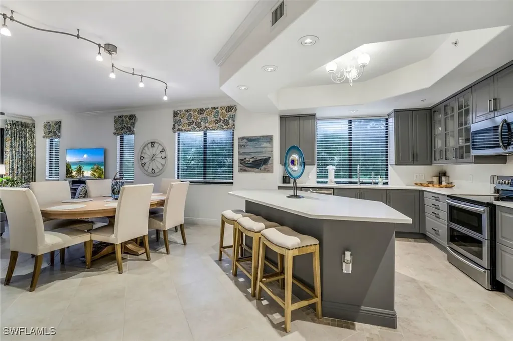 975 Sandpiper Street Naples FL 34102