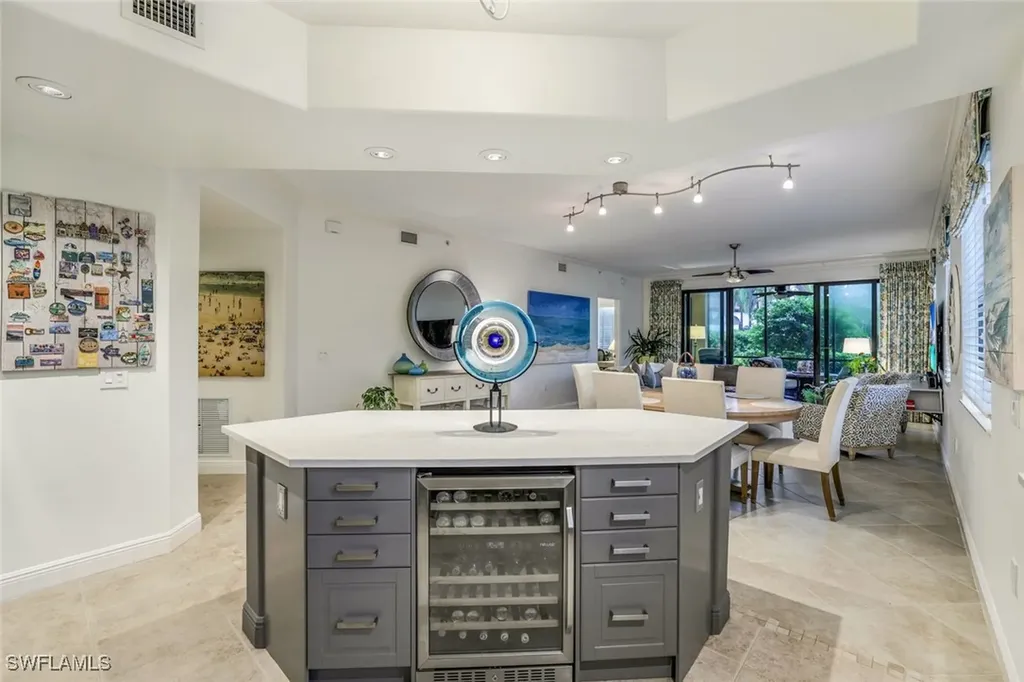 975 Sandpiper Street Naples FL 34102