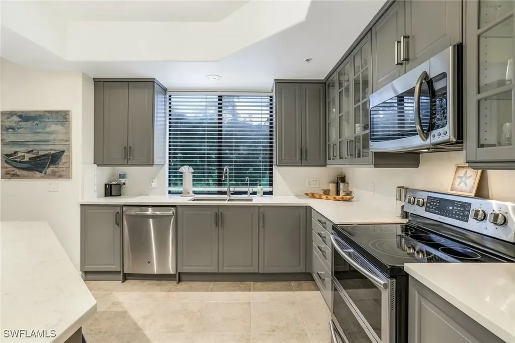 975 Sandpiper Street Naples FL 34102