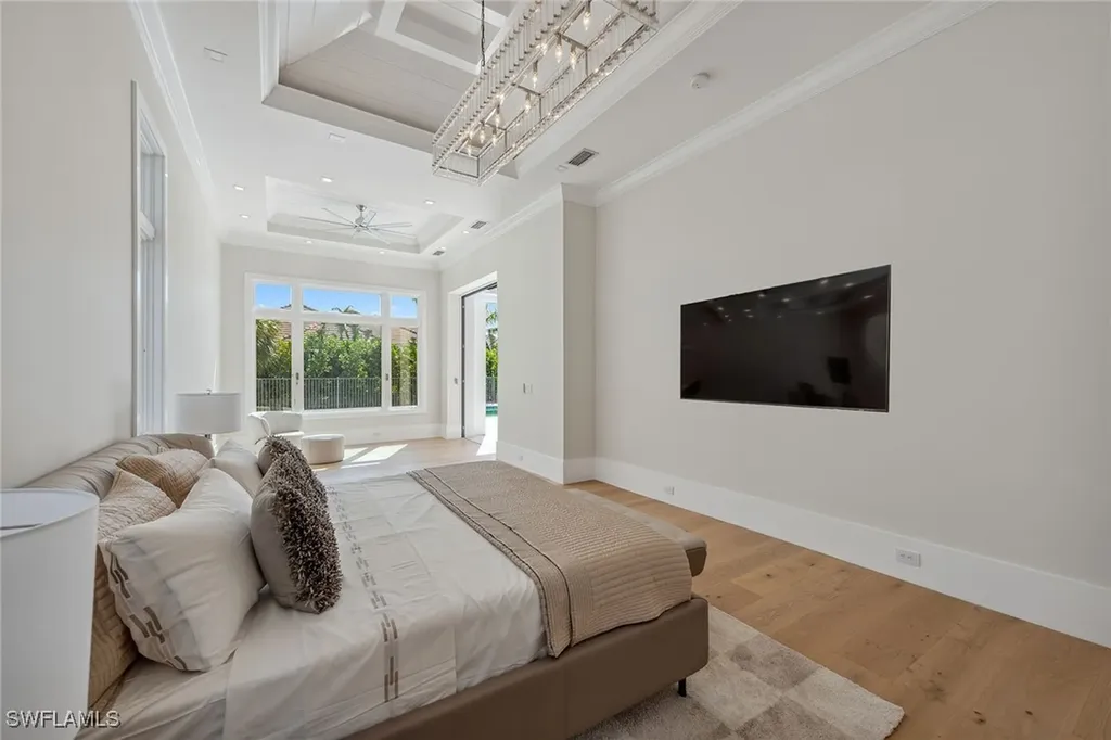 3280 Crayton Road Naples FL 34103
