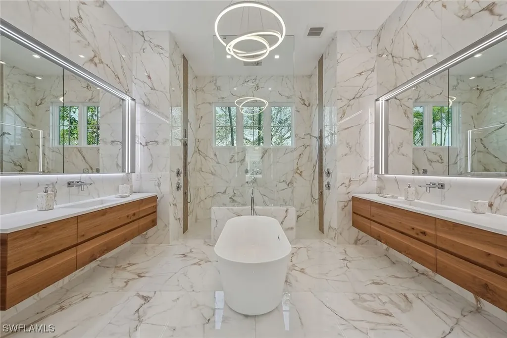 3280 Crayton Road Naples FL 34103