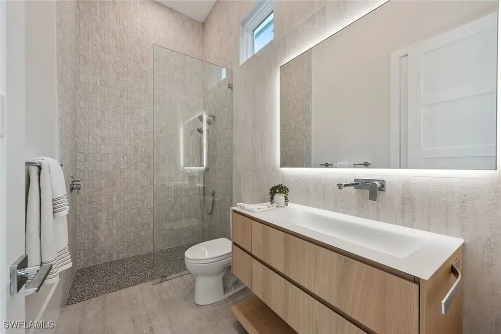 3280 Crayton Road Naples FL 34103