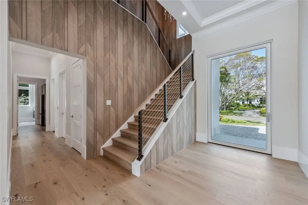 3280 Crayton Road Naples FL 34103