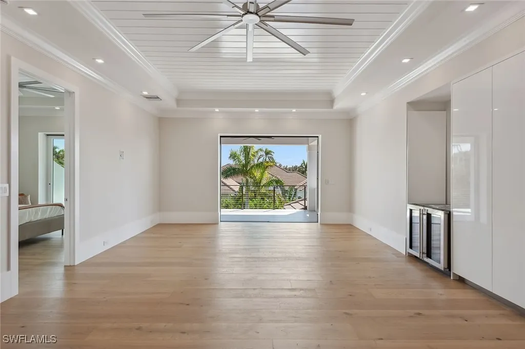 3280 Crayton Road Naples FL 34103