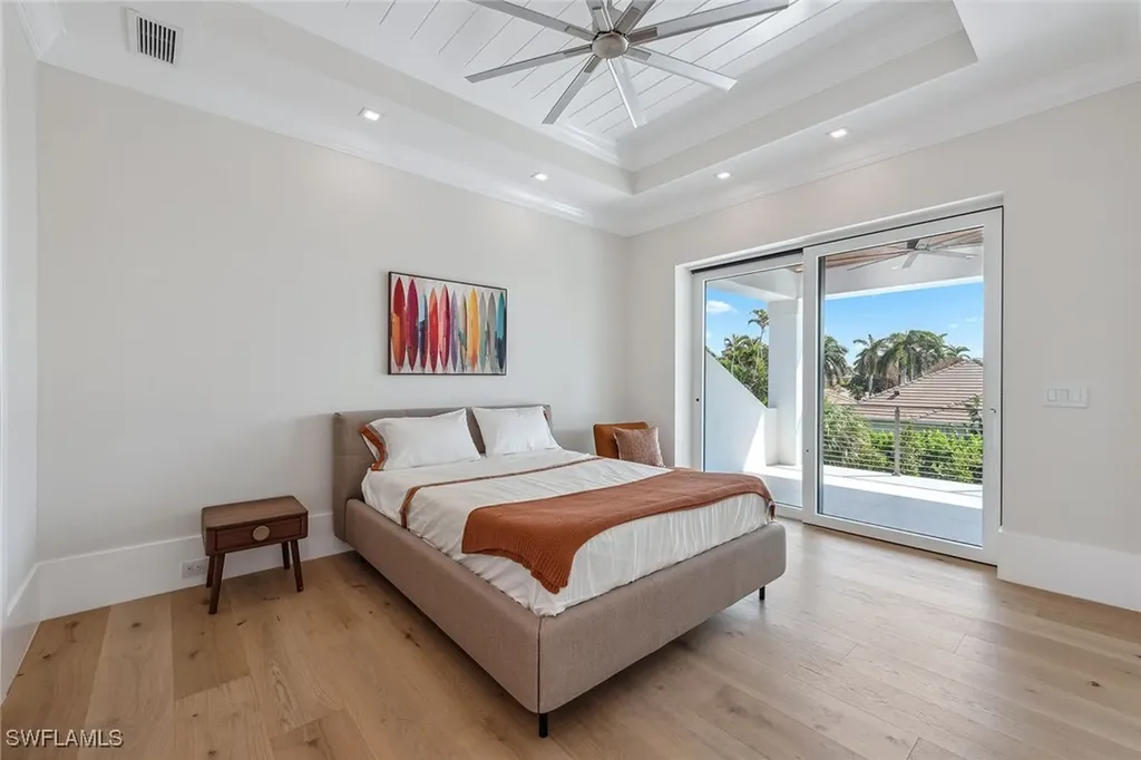 3280 Crayton Road Naples FL 34103