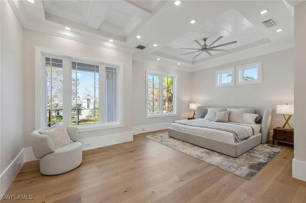 3280 Crayton Road Naples FL 34103