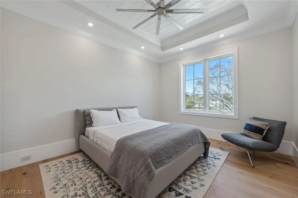 3280 Crayton Road Naples FL 34103