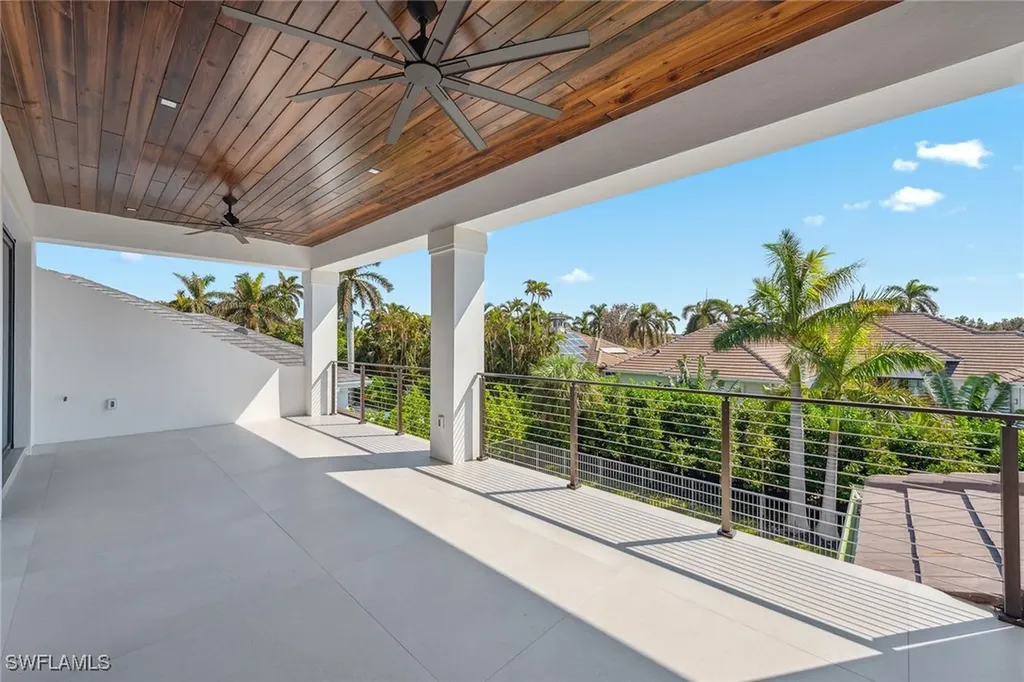 3280 Crayton Road Naples FL 34103