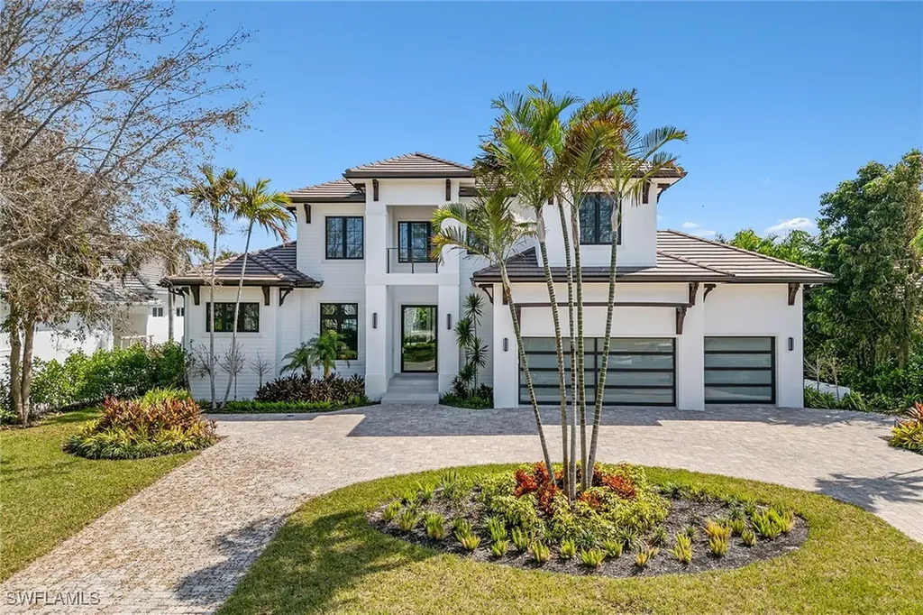 3280 Crayton Road Naples FL 34103