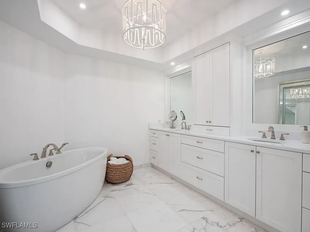 8960 Bay Colony Drive Naples FL 34108