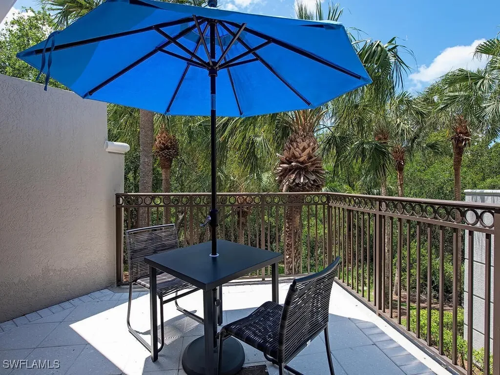 8960 Bay Colony Drive Naples FL 34108