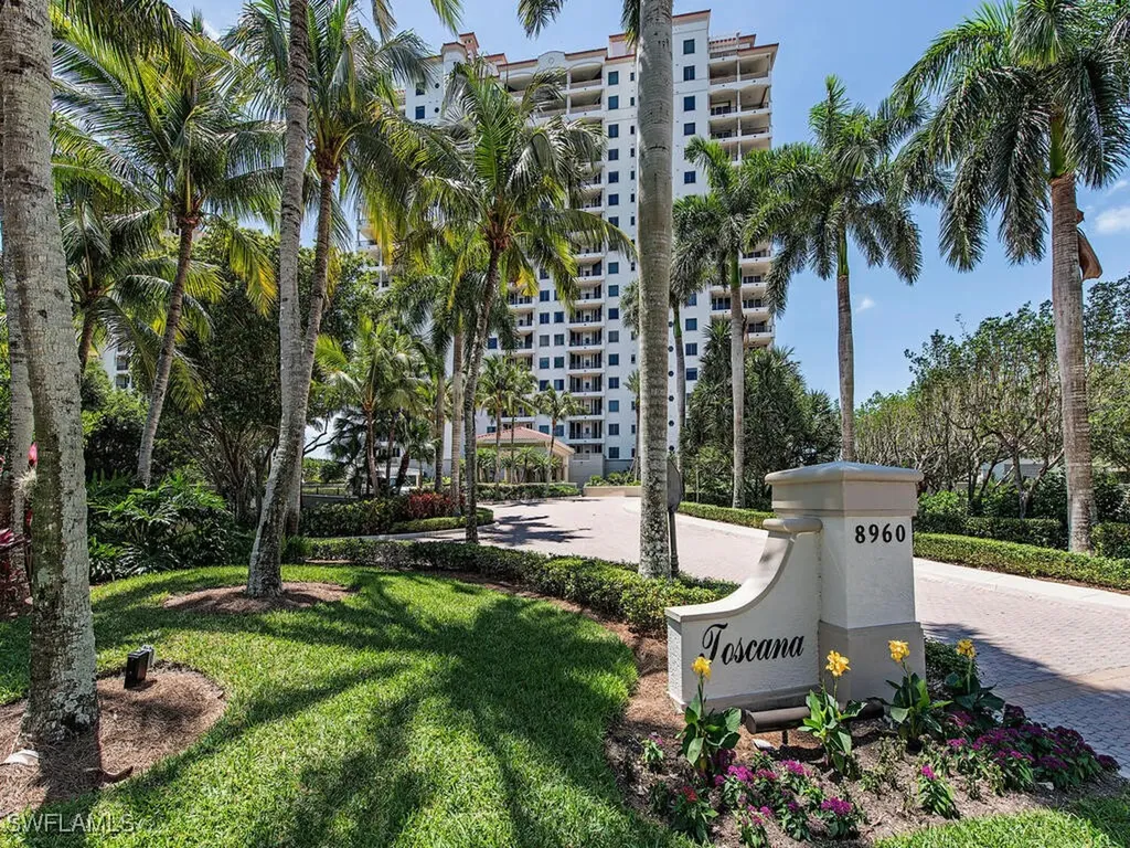 8960 Bay Colony Drive Naples FL 34108
