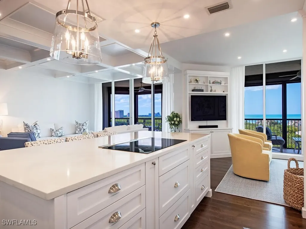 8960 Bay Colony Drive Naples FL 34108