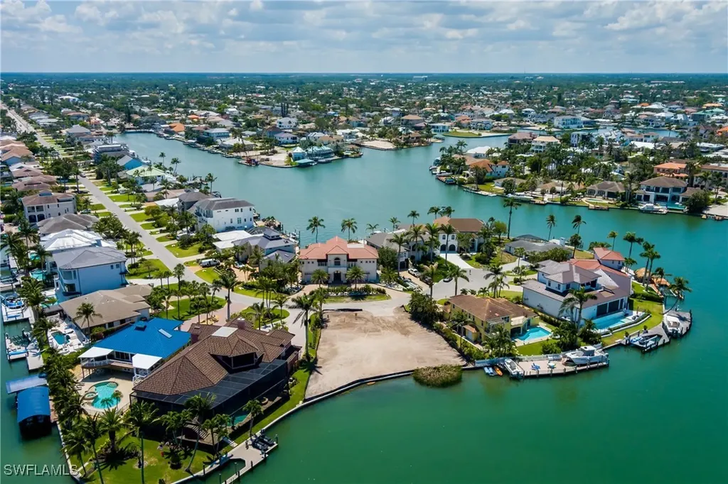 141 Conners Avenue Naples FL 34108