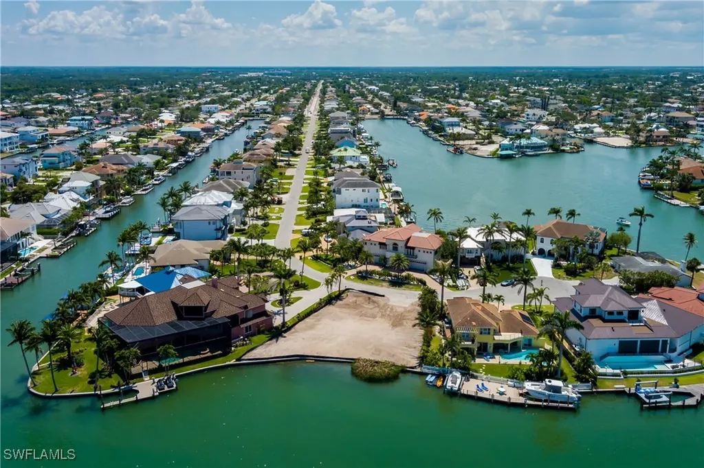 141 Conners Avenue Naples FL 34108