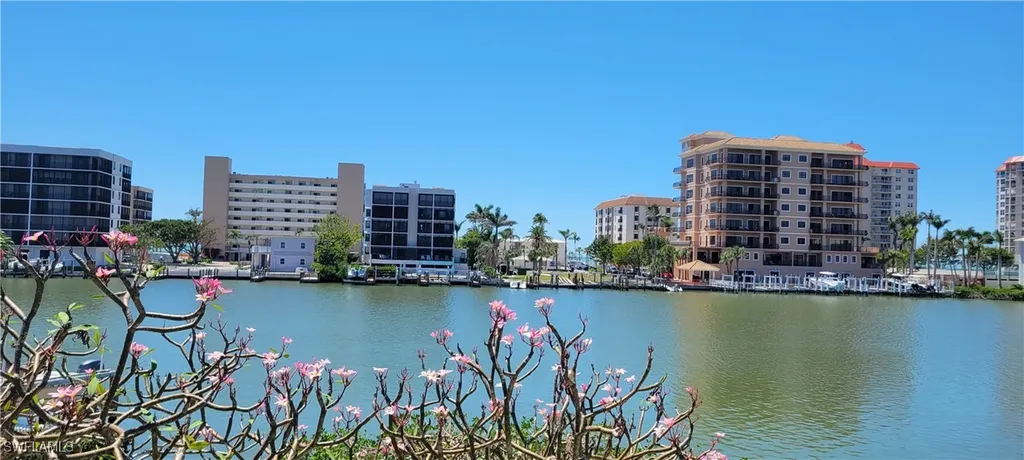 141 Conners Avenue Naples FL 34108