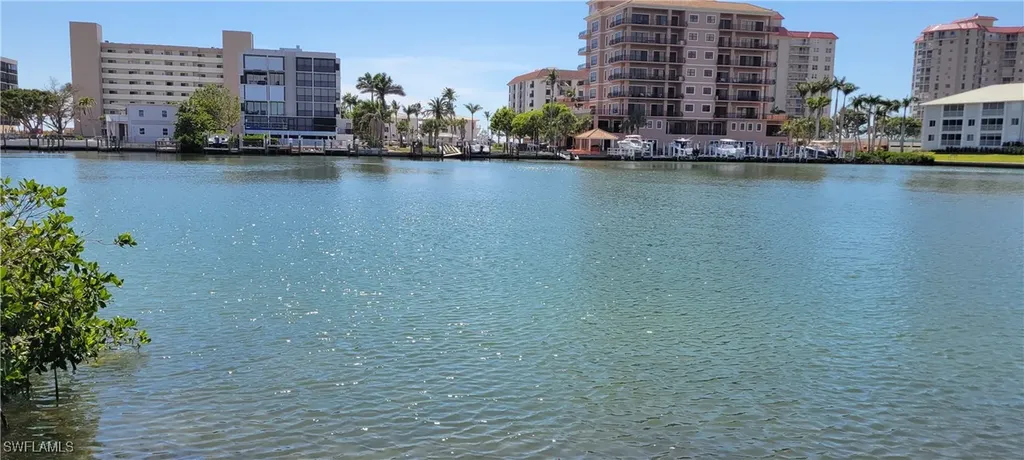 141 Conners Avenue Naples FL 34108
