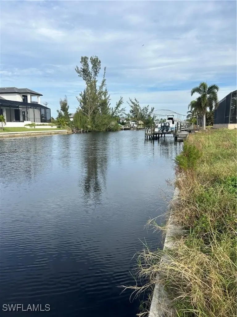 624 NW 39th Avenue Cape Coral FL 33993