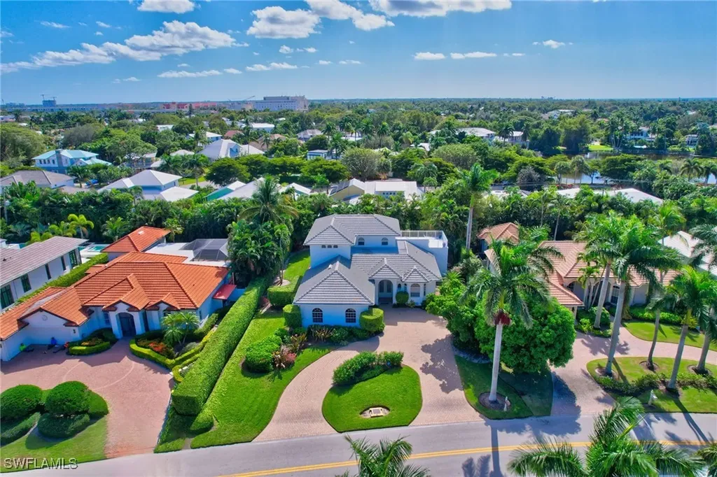Naples FL, 586 S Golf Drive