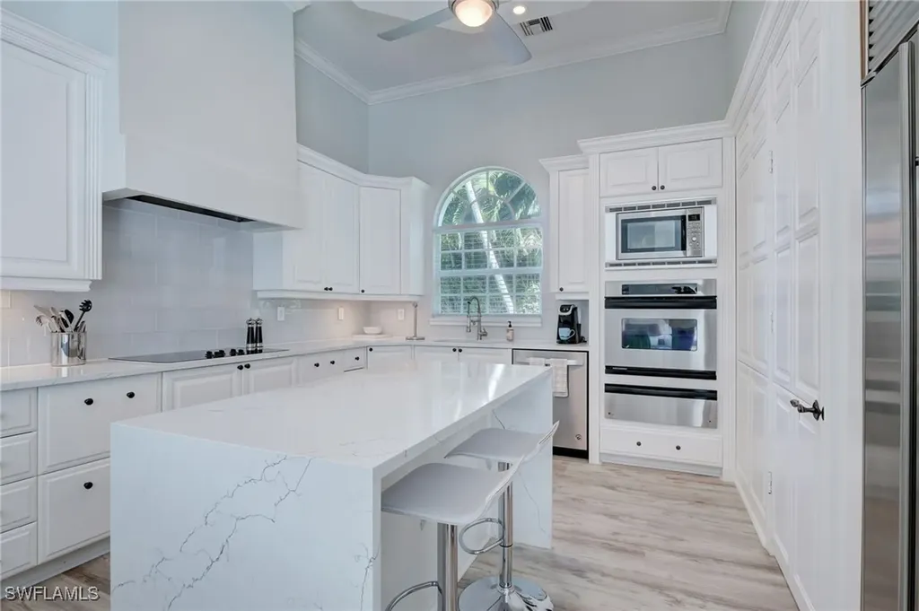 586 S Golf Drive Naples FL 34102