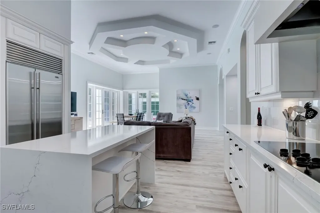 586 S Golf Drive Naples FL 34102