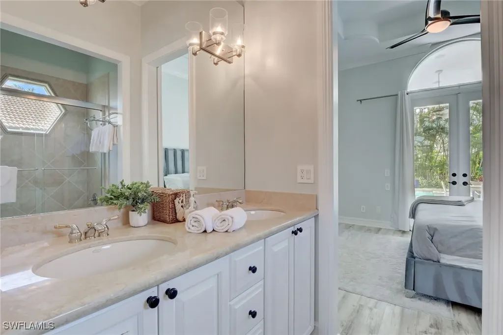 586 S Golf Drive Naples FL 34102