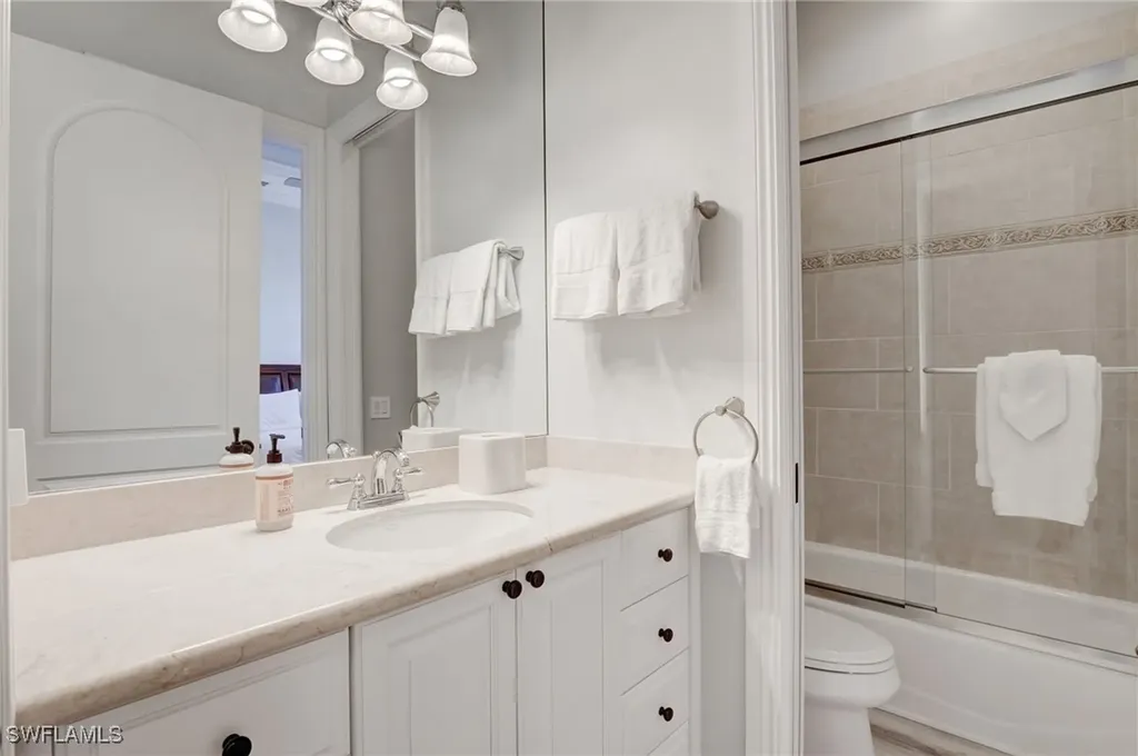 586 S Golf Drive Naples FL 34102