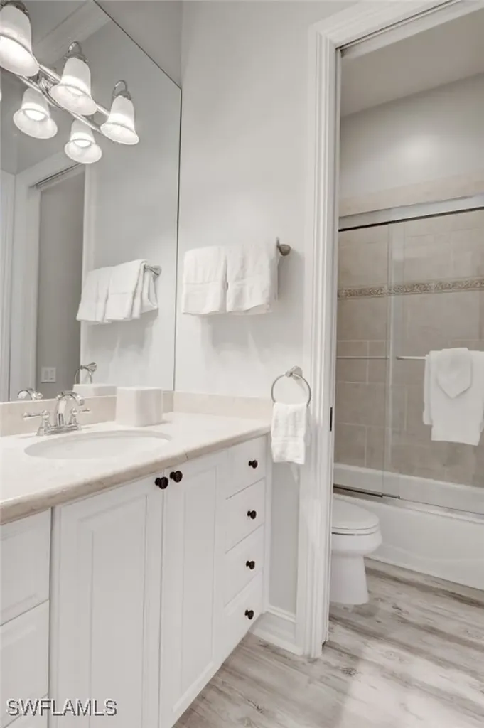 586 S Golf Drive Naples FL 34102