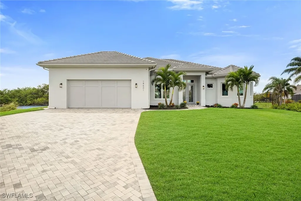 18601 Candletree Court Naples FL 34114