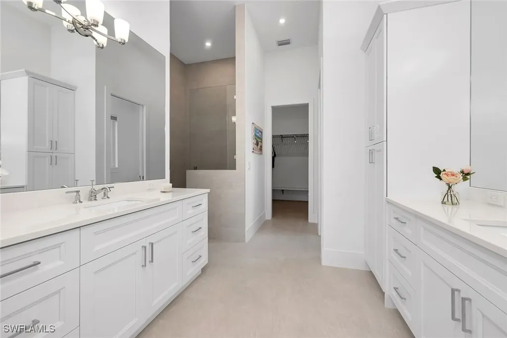 18601 Candletree Court Naples FL 34114