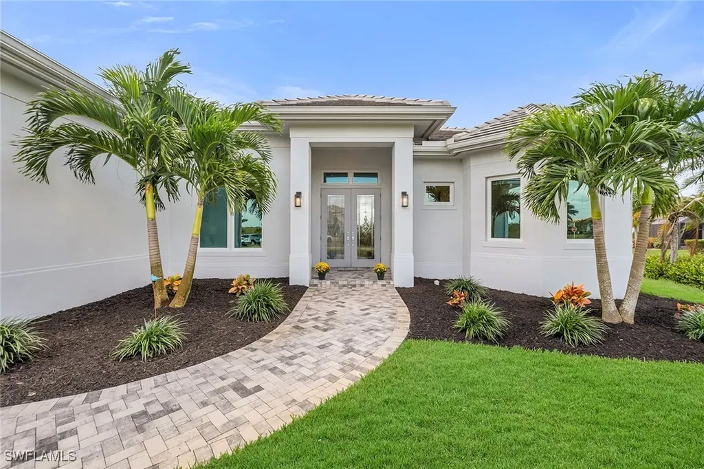 18601 Candletree Court Naples FL 34114