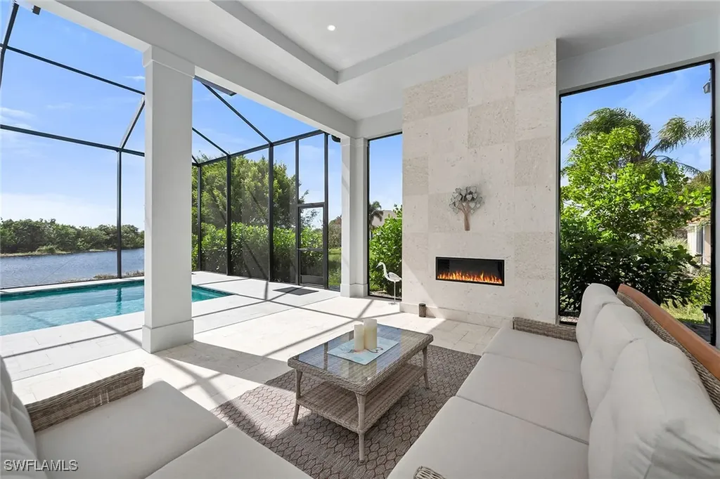 18601 Candletree Court Naples FL 34114