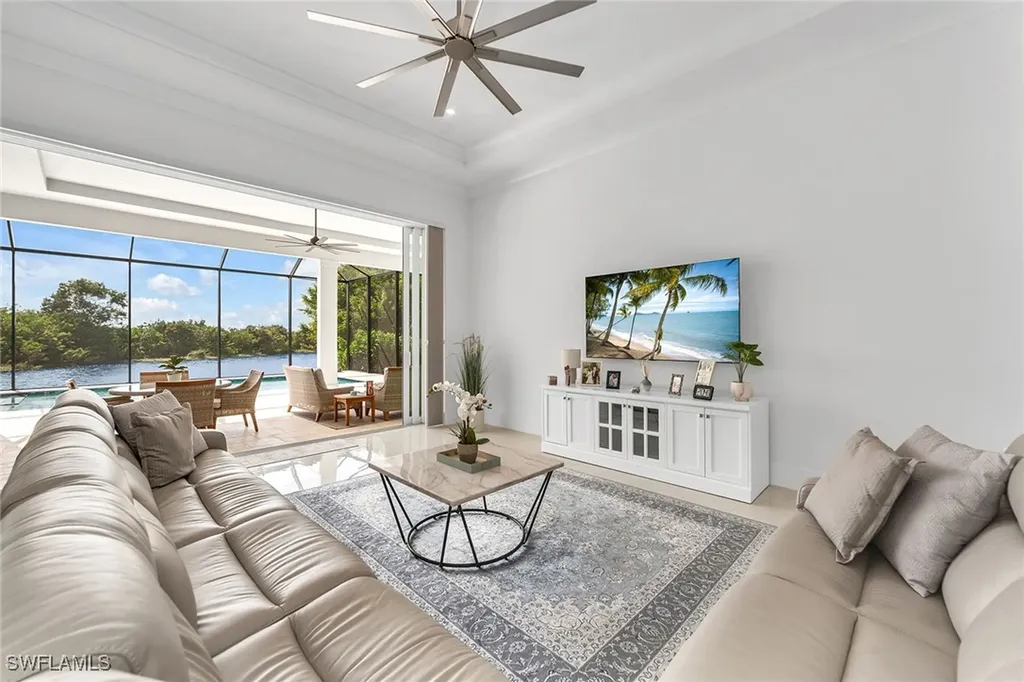18601 Candletree Court Naples FL 34114