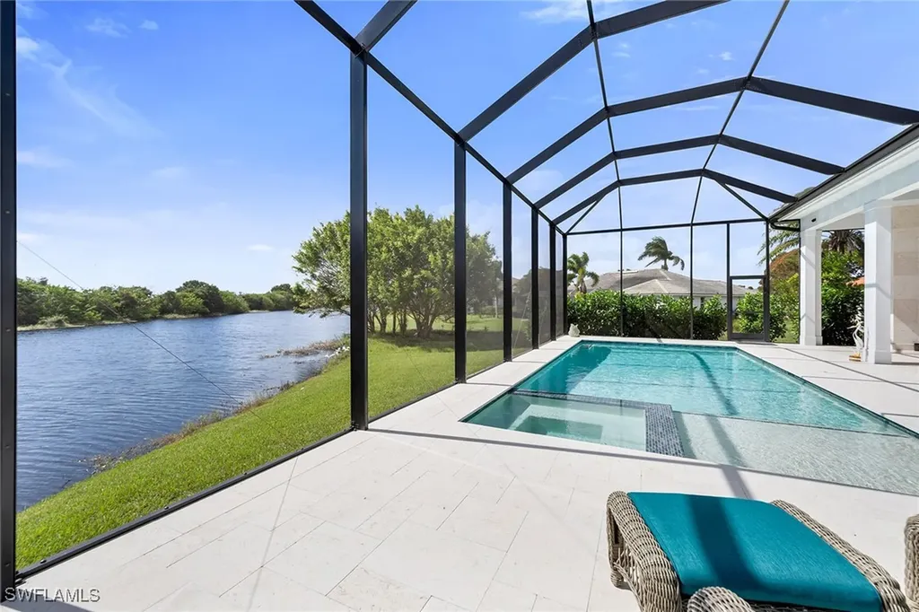 18601 Candletree Court Naples FL 34114