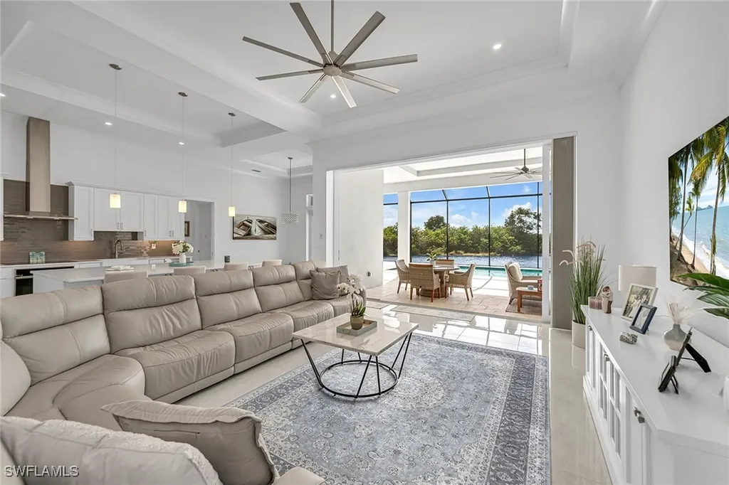 18601 Candletree Court Naples FL 34114
