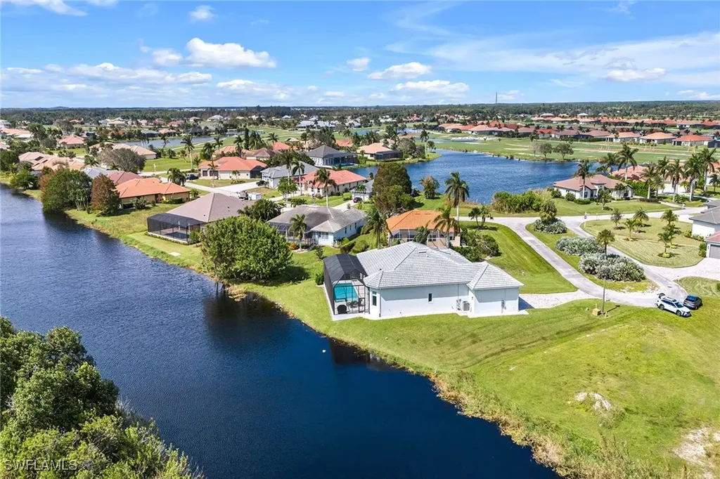 18601 Candletree Court Naples FL 34114