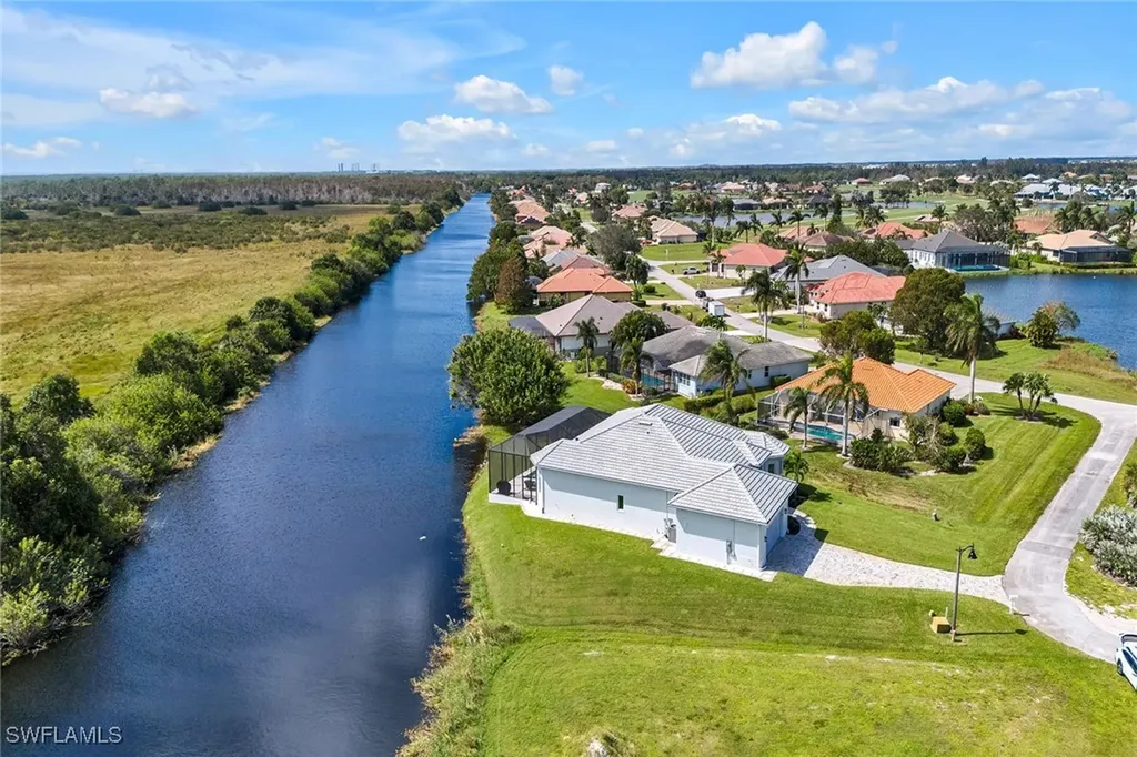 18601 Candletree Court Naples FL 34114