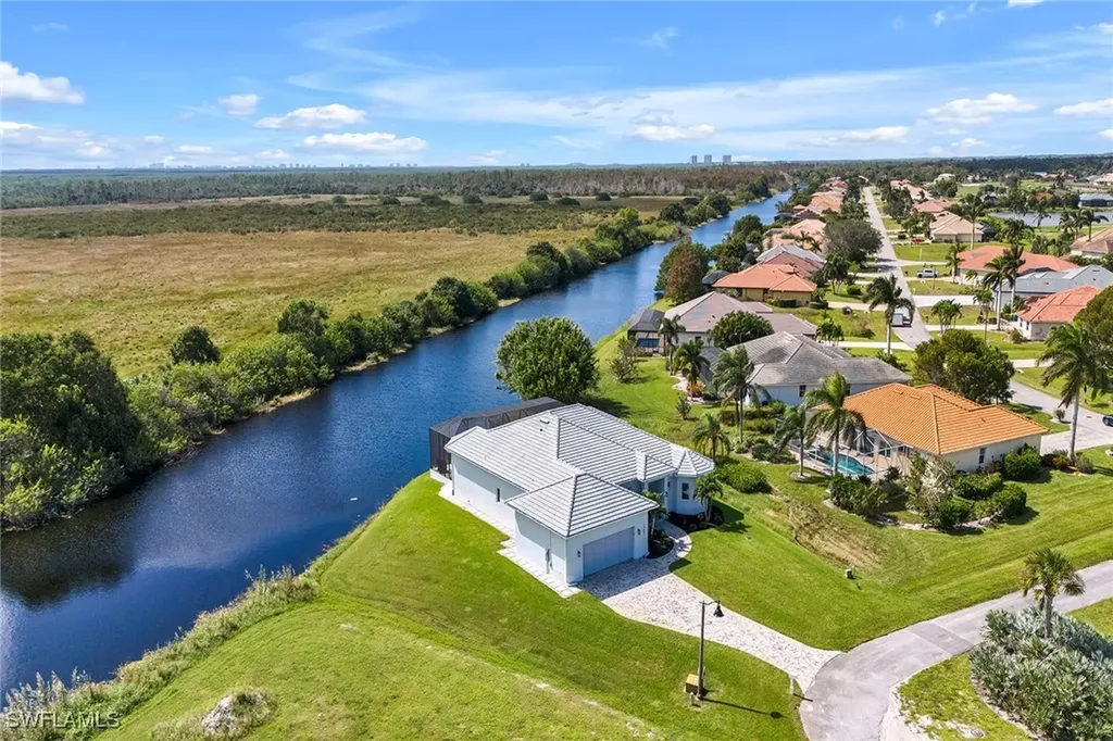 18601 Candletree Court Naples FL 34114